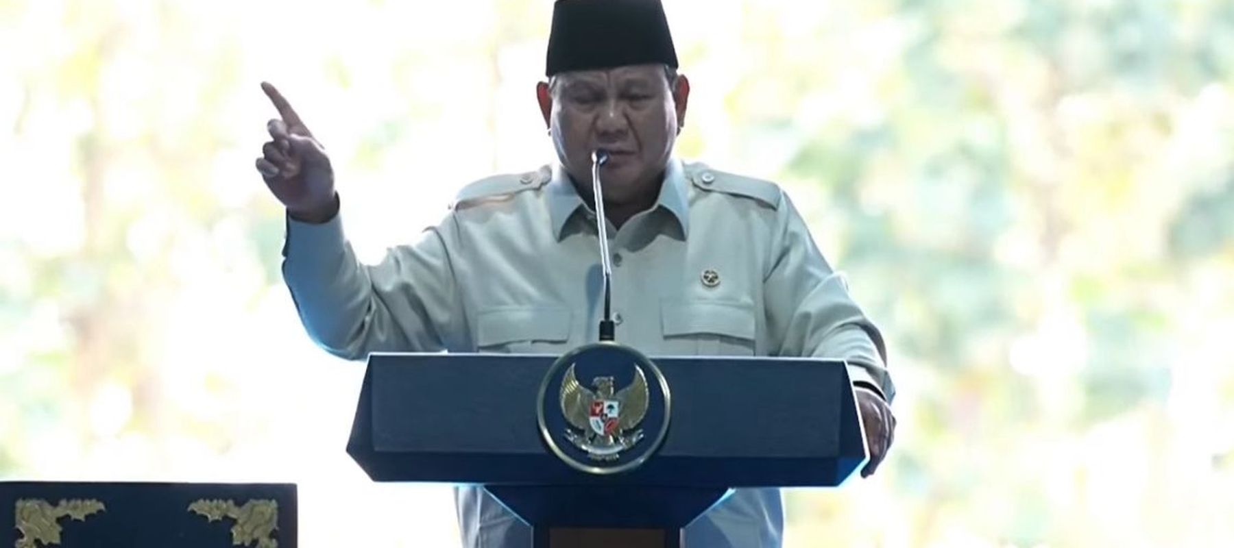 Prabowo Subianto meresmikan groundbreaking 10 gudang ketahanan pangan, peluncuran operasional Satuan Pelayanan Pemenuhan Gizi (SPPG) Polri, serta panen raya jagung di Tuban, Jawa Timur, Sabtu, 16 Mei 2026