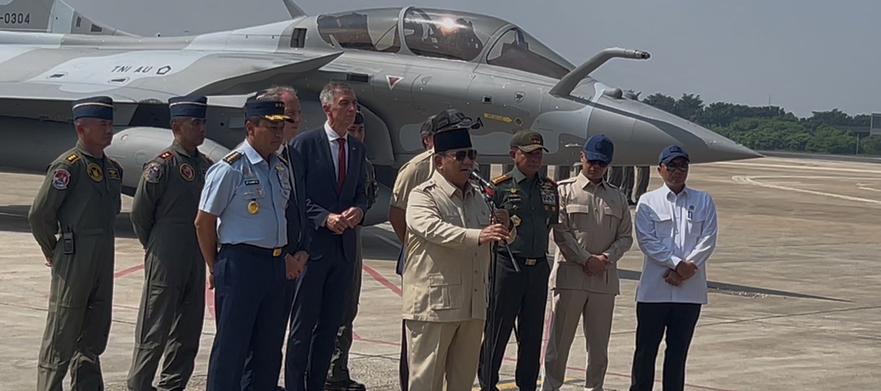Prabowo di agenda penyerahan sejumlah alat utama sistem persenjataan (alutsista) strategis kepada TNI di Base Ops Lanud Halim Perdana Kusuma, Jakarta, Senin, 18 Mei 2026
