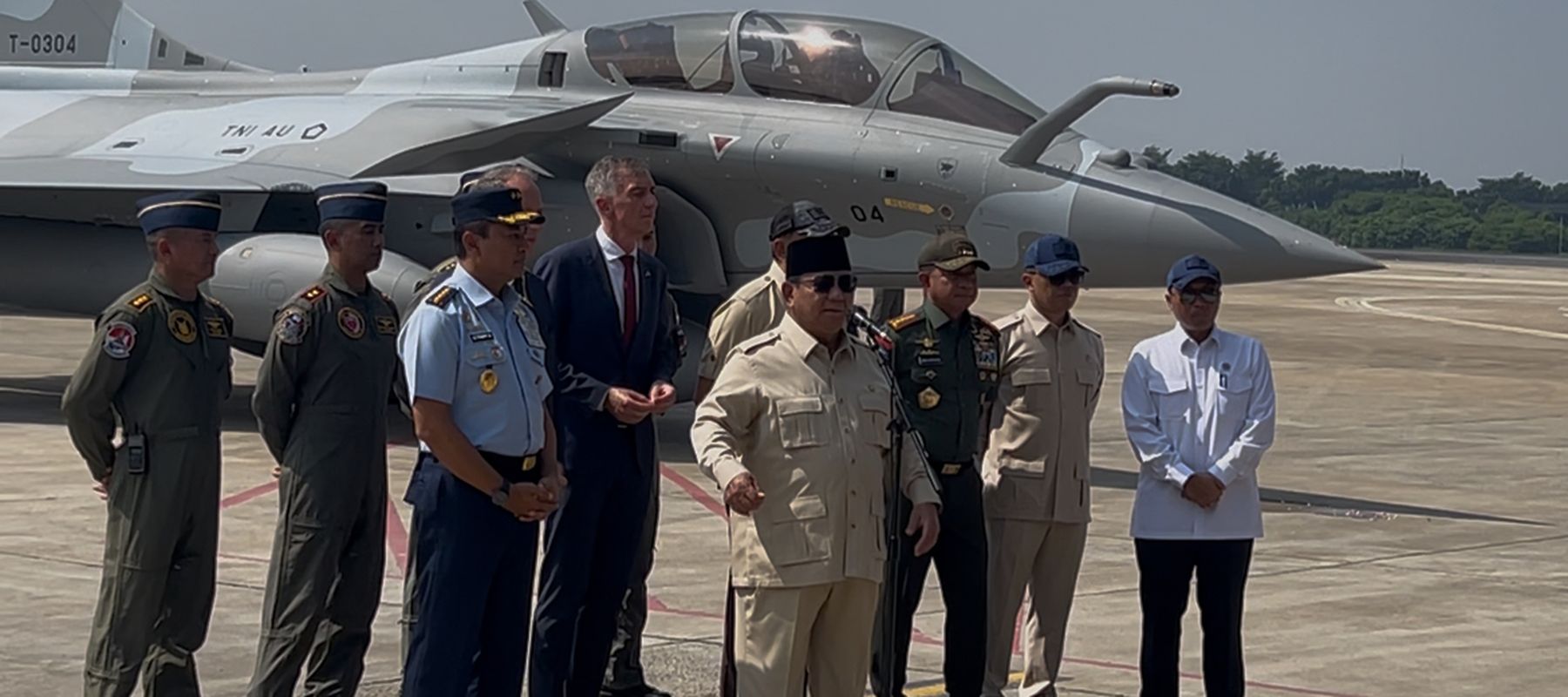 Prabowo di agenda penyerahan sejumlah alat utama sistem persenjataan (alutsista) strategis kepada TNI di Base Ops Lanud Halim Perdana Kusuma, Jakarta, Senin, 18 Mei 2026