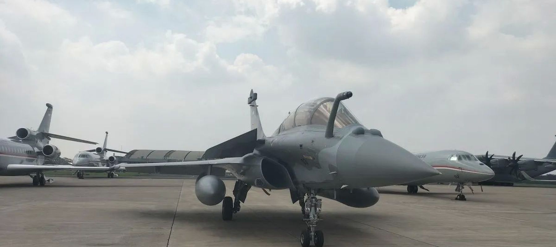 Penampakan pesawat tempur Rafale di Lanud Halim Perdanakusuma, Jakarta Timur, Senin 18 Mei 2026. ANTARA/Walda Marison