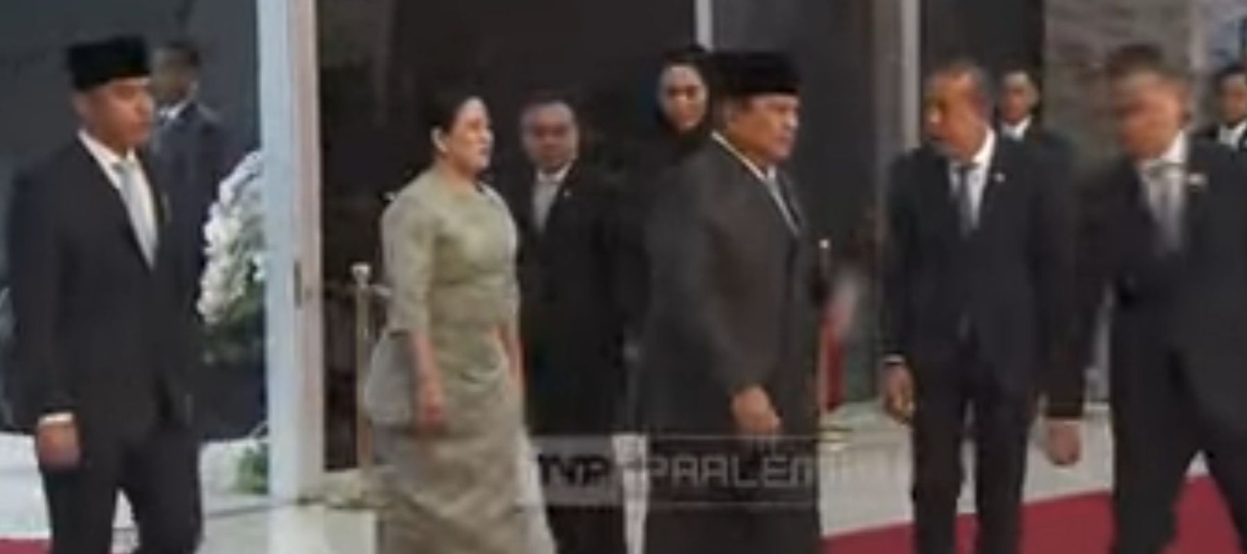 Presiden Prabowo Subianto dan Wakil Presiden Gibran Rakabuming Raka tiba di Gedung DPR RI. 