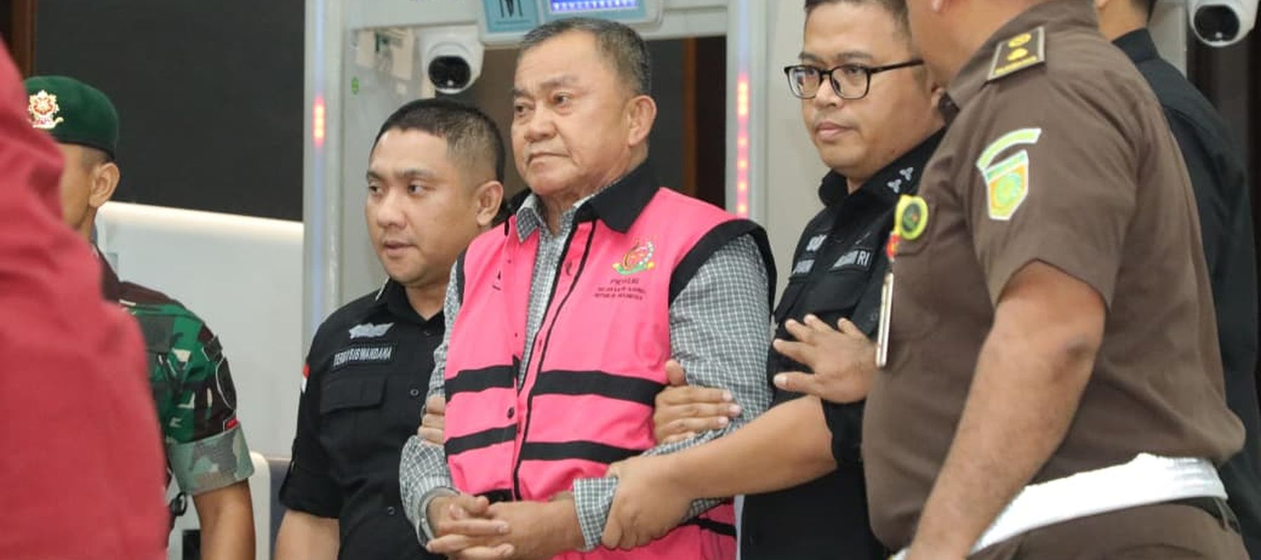 Mantan Wakil Kepala BGN Lodewyk Pusung.