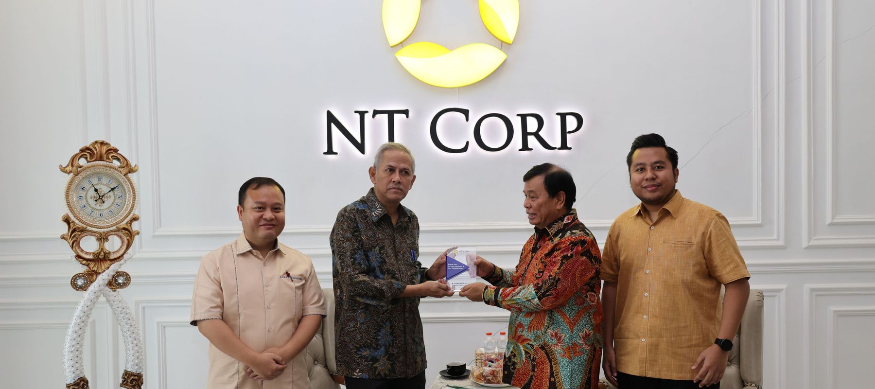 Ketua DK LPS Anggito Bersama Preskom NT Corp Nurdin Tampubolon dan Jajaran Direksi Nusantara TV