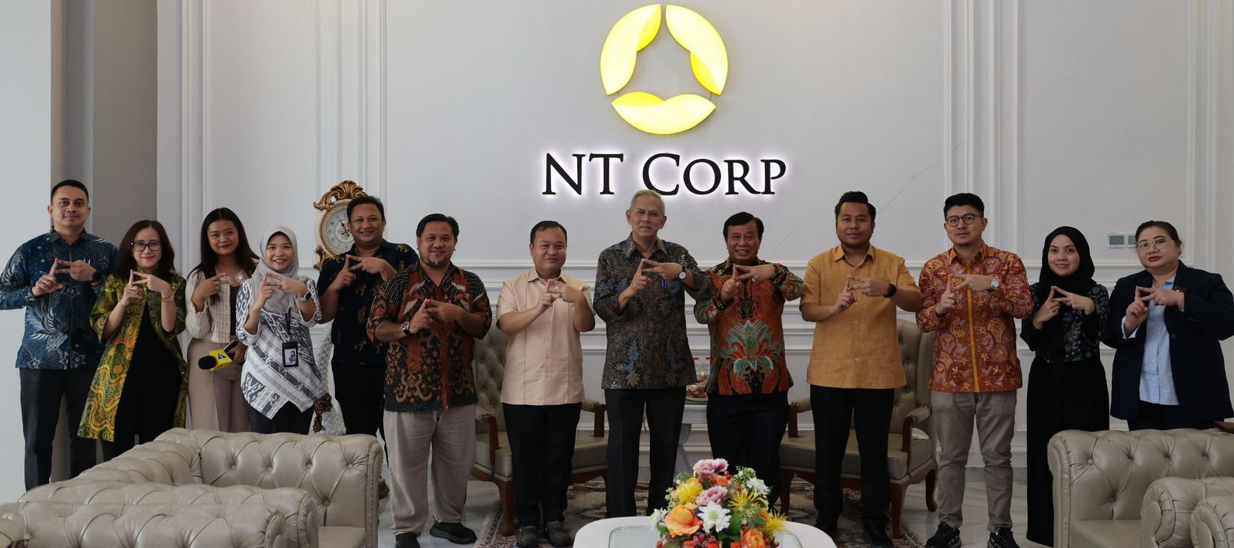 Ketua DK LPS Anggito Bersama Jajaran Direksi Nusantara TV