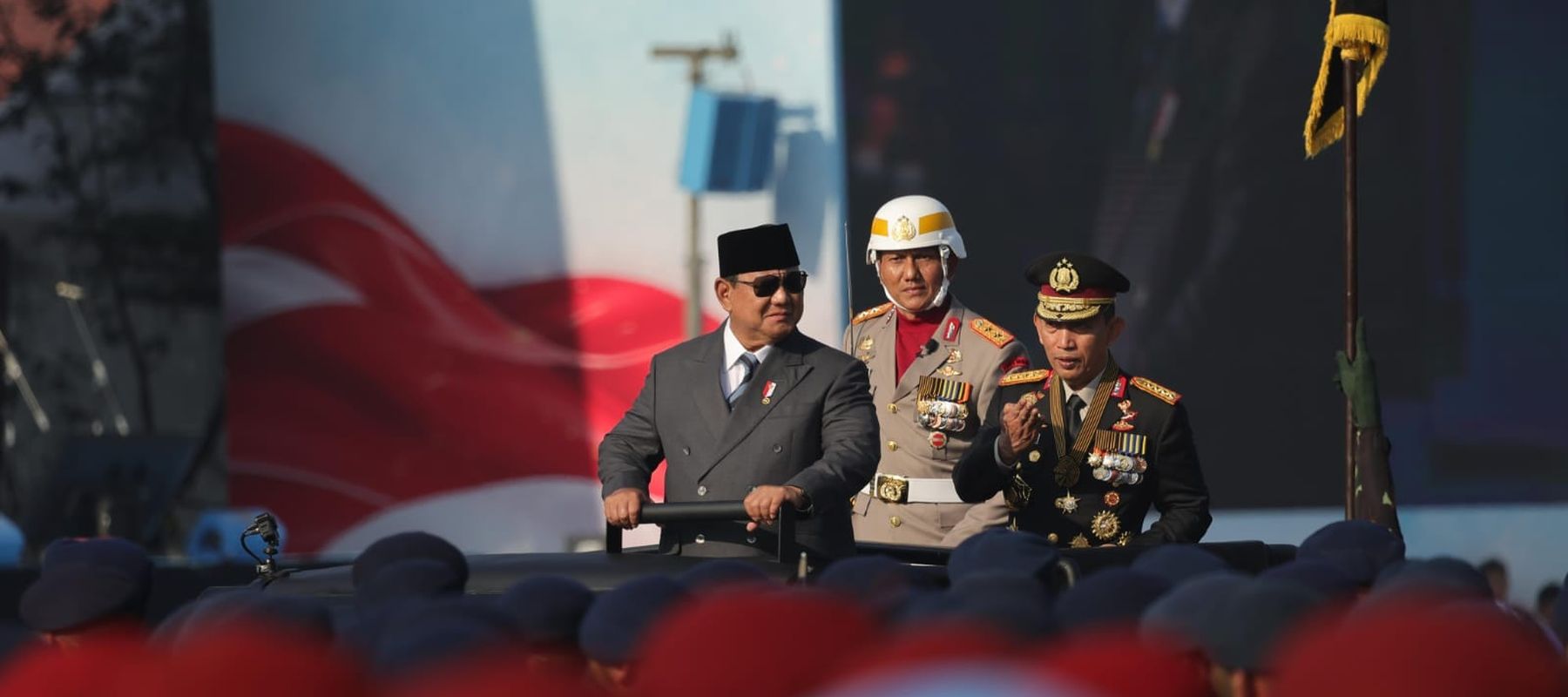 Presiden Prabowo Subianto menegaskan hukum harus menjadi pelindung bagi rakyat, terutama masyarakat yang paling lemah. Penegakan hukum harus adil, tanpa penyalahgunaan wewenang, kriminalisasi, maupun tebang pilih.