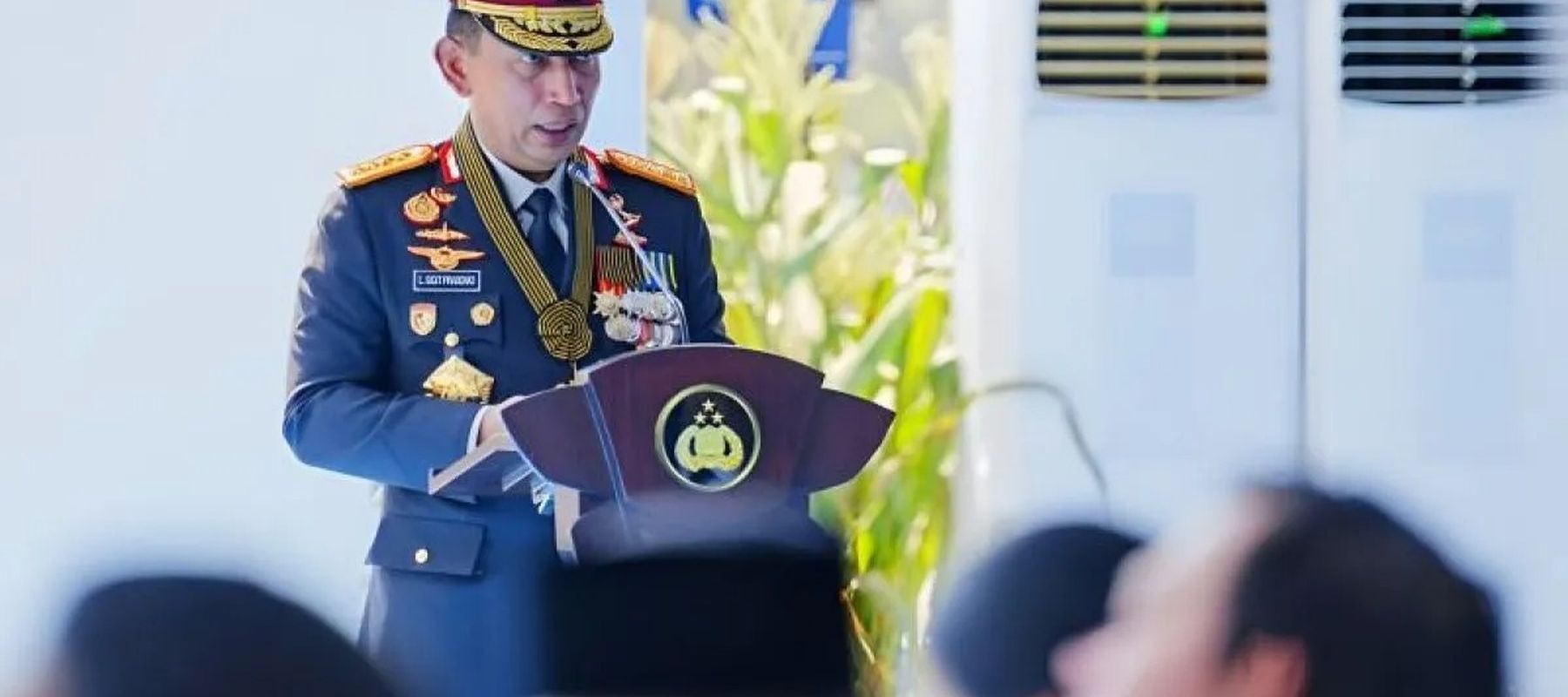 Kapolri Jenderal Pol. Listyo Sigit Prabowo berbicara dalam upacara peringatan Hari Bhayangkara Ke-80 di Satlat Brimob, Cikeas, Bogor, Jawa Barat, Rabu, 1 Juli 2026.