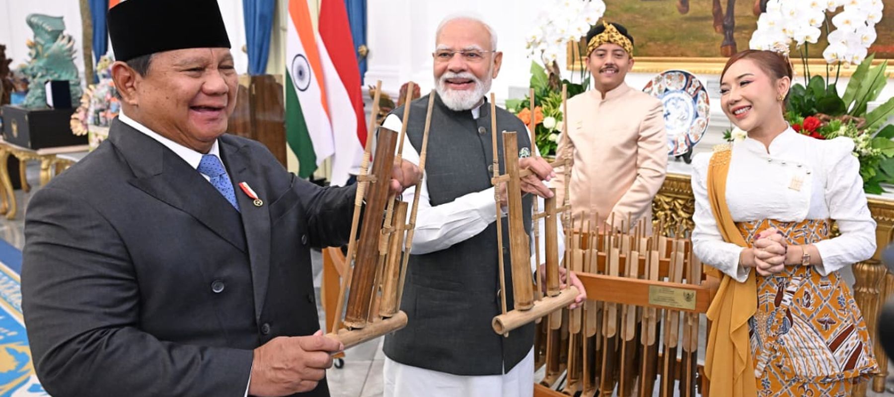 Suasana hangat mewarnai pertemuan Presiden Republik Indonesia, Prabowo Subianto dengan Perdana Menteri (PM) India, Narendra Modi, di sela rangkaian kunjungan kenegaraannya di Istana Merdeka