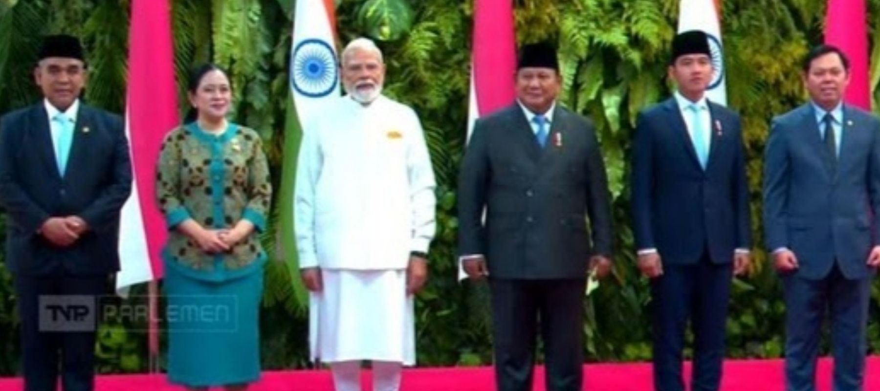 Ketua DPR RI Puan Maharani bersama Presiden Prabowo Subianto dan lainnya menyambut Perdana Menteri India Narendra Modi. 