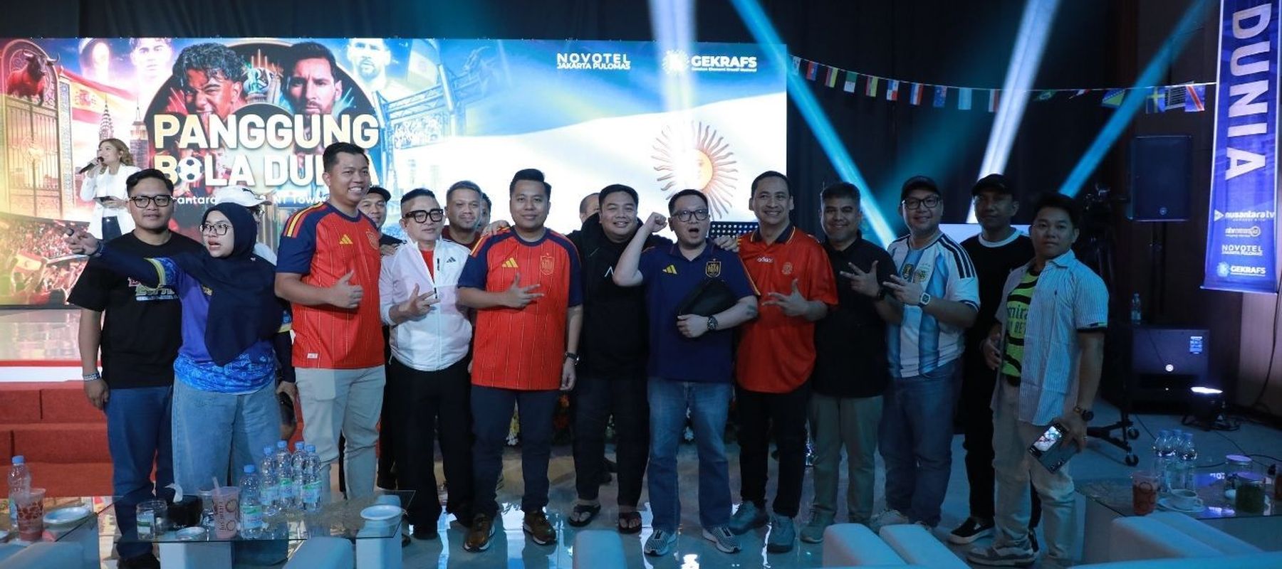 Nobar Panggung Bola Dunia di Nusantara TV