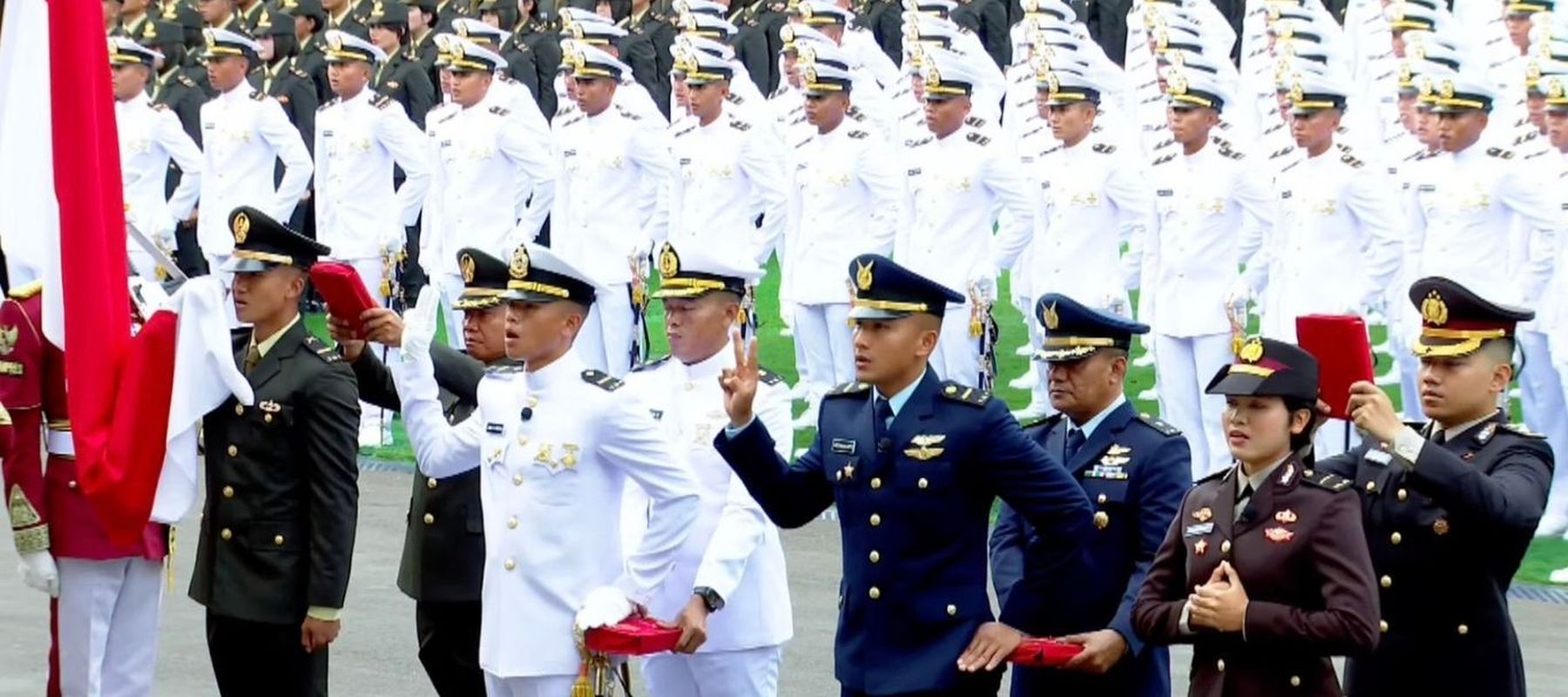 Sumpah Perwira TNI Polri di Istana