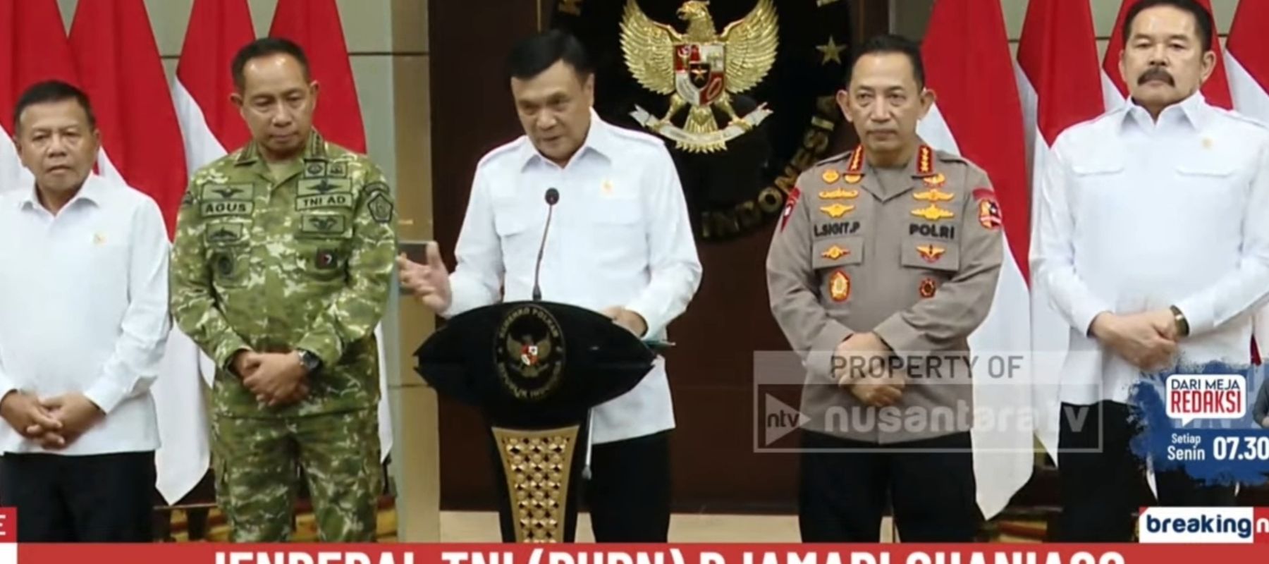 Konferensi pers di kantor Kemenko Polkam. 