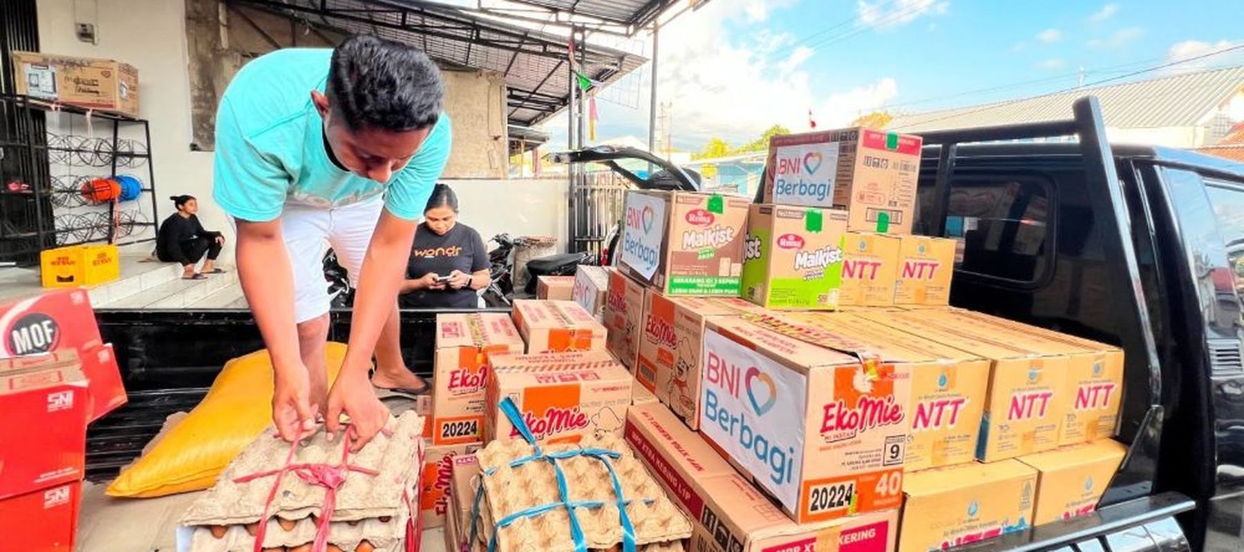 PT Bank Negara Indonesia (Persero) Tbk atau BNI bergerak menyalurkan bantuan kemanusiaan bagi masyarakat terdampak gempa bumi yang melanda sejumlah wilayah di Flores, Nusa Tenggara Timur (NTT). (Foto: Dok/Istimewa)