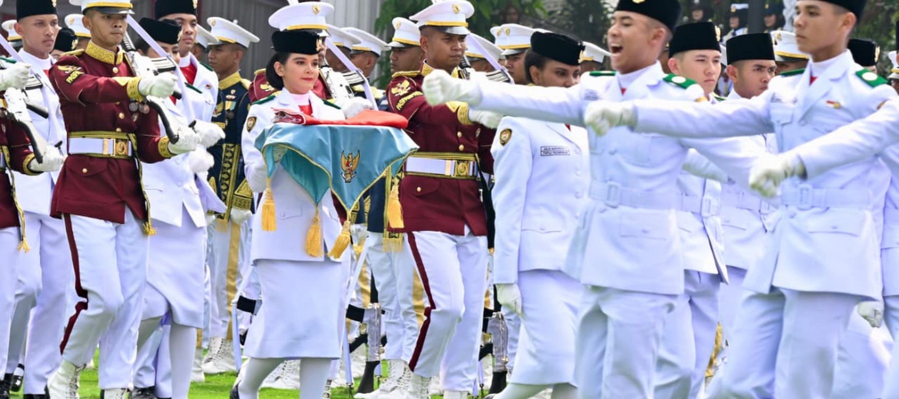 Suasana Istana Jakarta, pada peringatan Hari Ulang Tahun (HUT) ke-81 Kemerdekaan Republik Indonesia menjadi pengalaman yang tak terlupakan bagi para generasi muda yang mendapat kesempatan tampil di hadapan Presiden Prabowo Subianto