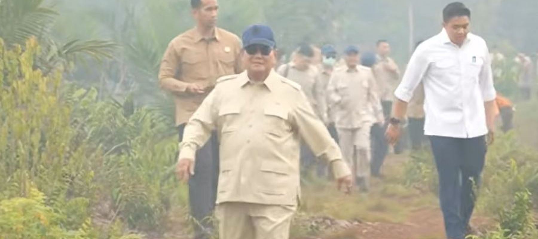 Prabowo Tinjau Langsung Lokasi Karhutla di Kalimantan Barat