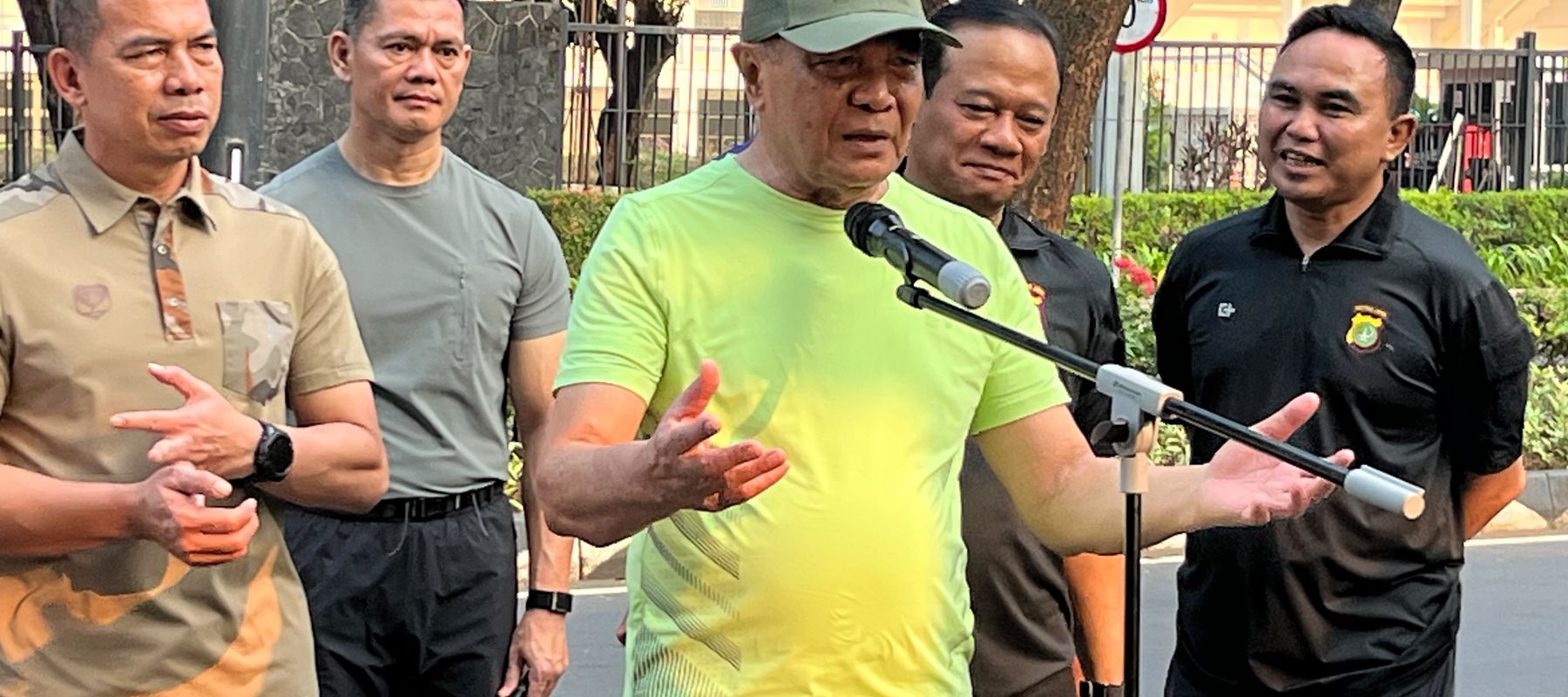 Menteri Koordinator Bidang Politik dan Keamanan (Menko Polkam) Djamari Chaniago