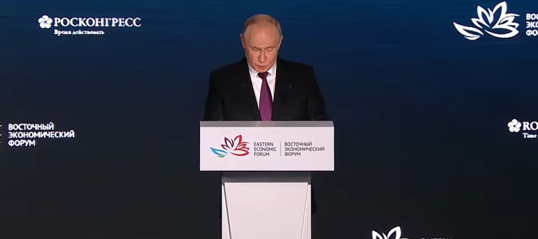 Vladimir Putin di Eastern Economic Forum