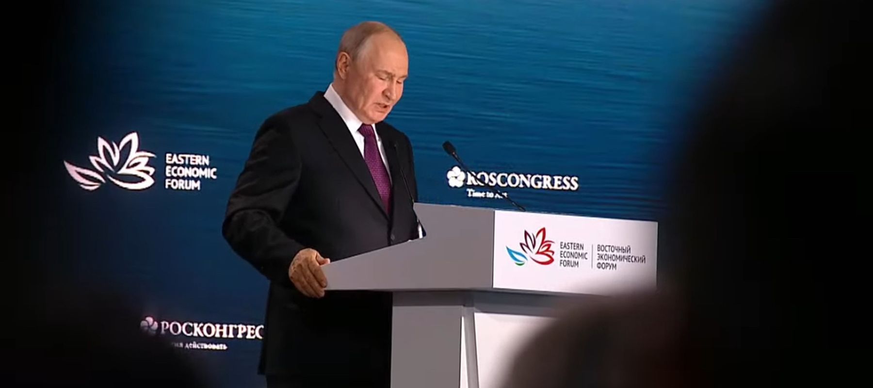 Vladimir Putin di Eastern Economic Forum