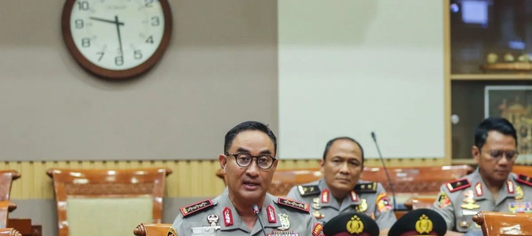 Calon Kepala Kepolisian Negara Republik Indonesia (Kapolri) Komisaris Jenderal Polisi Suyudi Ario Seto menjalani uji kelayakan dan kepatutan di Komisi III DPR, Kompleks Parlemen, Senayan, Jakarta, Kamis, 1 Oktober 2026.