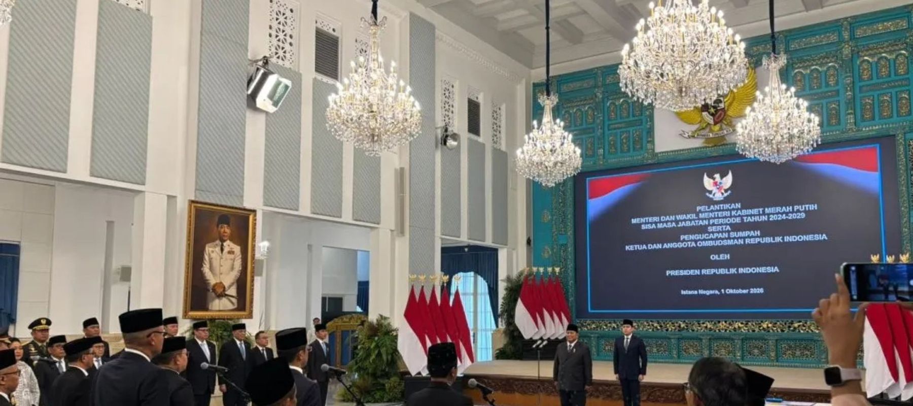Presiden Prabowo Subianto melantik Komisaris Jenderal Polisi Dedy Prasetyo sebagai Kepala Badan Reforma Agraria Nasional (BRAN) di Istana Negara, Jakarta, Kamis (1/10/2026). 