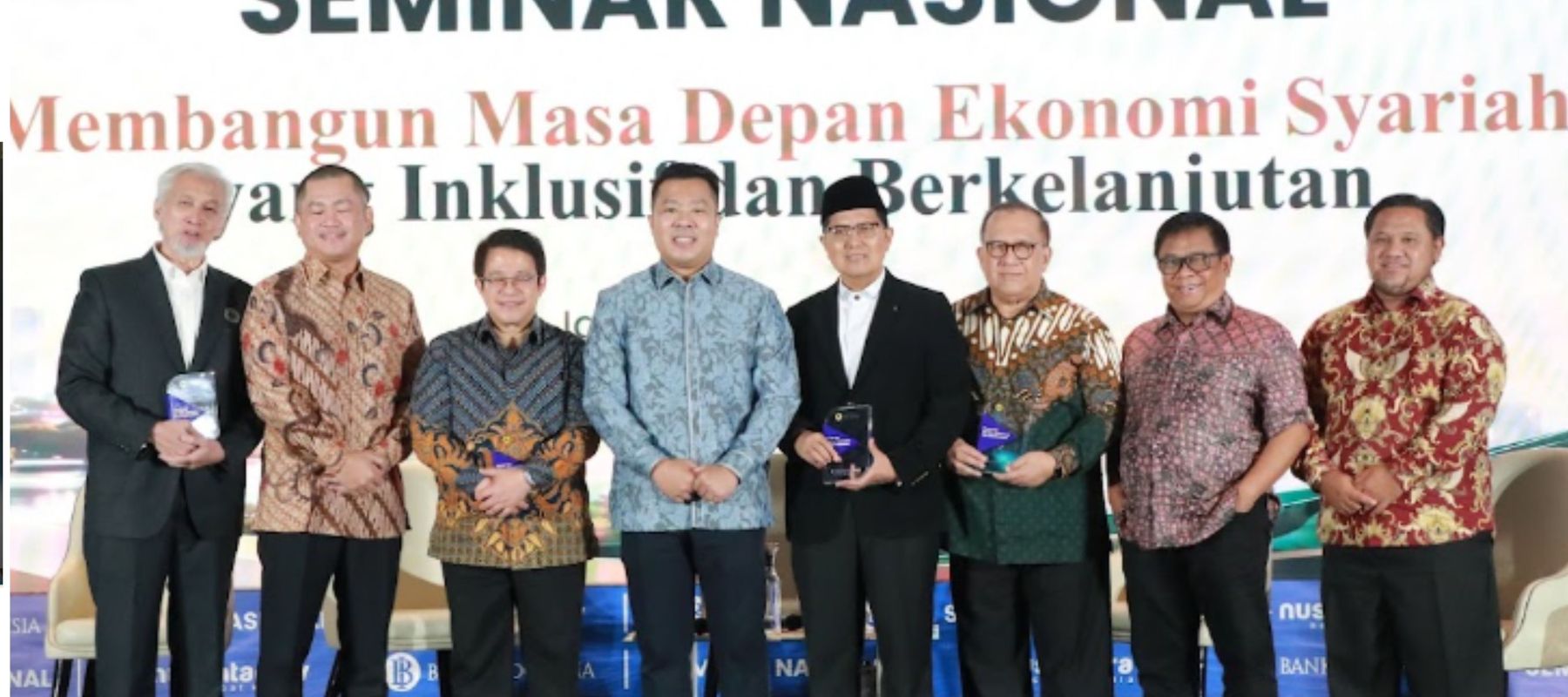 
Direktur Utama Nusantara TV sekaligus Direktur NT Corp Randy M. Tampubolon

Deputi Gubernur Bank Indonesia, Solikin M.Juhro

Kepala Departemen Ekonomi dan Keuangan Syariah BI, Dadang Muljawan,Ismoko Widjaja, Pemimpin Redaksi NTVNews, KH M Cholil Naf