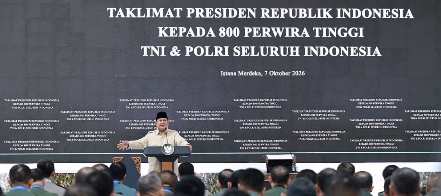 Prabowo Subianto menekankan pentingnya peningkatan profesionalisme Tentara Nasional Indonesia (TNI) dan Kepolisian Negara Republik Indonesia (Polri) dalam menghadapi perkembangan tantangan keamanan global
