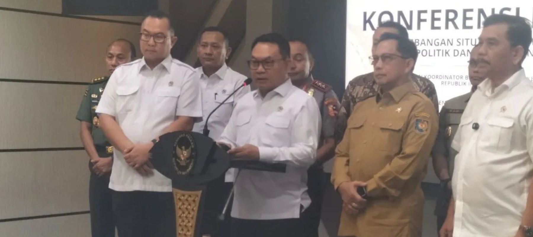 Menko Polkam Dudung Abdurachman saat jumpa pers di kantor Menko Polkam, Jakarta Timur, Senin (19/1/2026) 