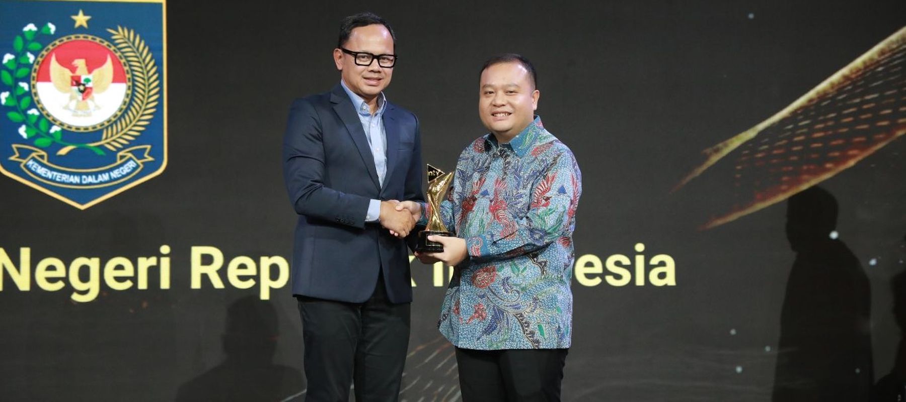 Kemendagri Raih Nusantara Awards Kategori Akselerator Ekonomi Daerah dan Benteng Tata Kelola Pemerintahan