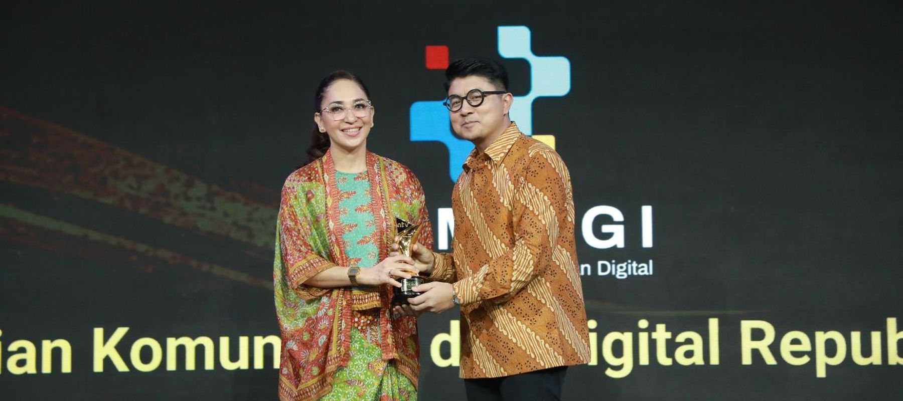 Komdigi Raih Nusantara Awards Kategori Penggerak Perlindungan Anak di Ruang Digital