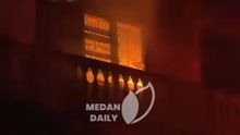 VIDEO: Rumah Mewah Warga di Kota Tebing Tinggi Kebakaran Hebat