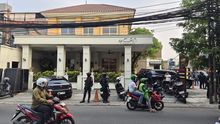Polisi Kerahkan Pasukan Bersenjata Laras Panjang saat Geledah Resto De'Clan, Ini Alasannya