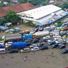 Macet Horor di Pelabuhan Gilimanuk hingga 31 Kilometer, 17 Pemudik Tumbang