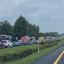Macet Parah dari Tol Japek hingga Cipali, Pemudik Bergerak 20/KM Per Jam