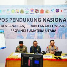 Kapolri Terjunkan Anggota dan Bantuan Fokus ke Lokasi Terisolir Bencana Sumatra