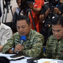 Prabowo Apresiasi Penyaluran Bantuan ke Daerah Terisolir dengan Metode “Sling Rope” dan Airdrop Terukur