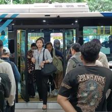Jakarta Dikepung Banjir, Ini Daftar Rute Transjakarta yang Dialihkan