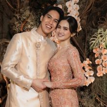 7 Potret Gemas Momen Lamaran Syifa Hadju dan El Rumi