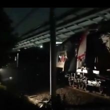KA Argo Bromo Anggrek Tabrakan dengan KRL di Bekasi Timur