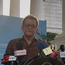 Rocky Gerung Beberkan Hadiri Pelantikan Pejabat Baru di Istana Negara