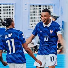 Prancis Pecundangi Swedia Skor 3-0, Mbappe Cetak Brace