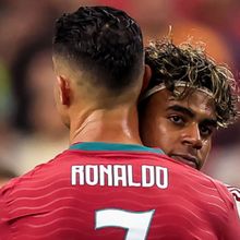 Lamine Yamal Peluk Cristiano Ronaldo Usai Portugal Kalah dari Spanyol