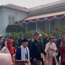 Disambut Menseneg, Jokowi dan Iriana Tiba di Istana Merdeka Jelang Upacara HUT RI
