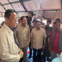 Tinjau Korban Gempa NTT, Purbaya Jamin Ketersediaan Anggaran Darurat Bencana
