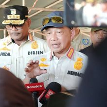 Dampingi Korban Gempa NTT, Mendagri Tito Pastikan Komitmen dan Bantuan Negara Tuntas