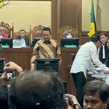 Febrie Adriansyah Minta Dibebaskan dan Dakwaan Batal