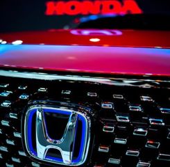 Honda Harap Dapat Menggandakan Jarak Tempuh Mobil Listrik dengan Baterai Solid-State