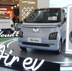 Wuling Tampilkan New Air EV dan New Cloud EV dengan Promo Istimewa di Summarecon Mall Serpong