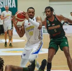 Prawira Bandung Hajar Bima Perkasa Jogja dengan Skor Telak 82-53