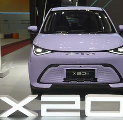 Debut JETOUR X20e di GIIAS 2025, Mobil Listrik Kompak dengan Jangkauan 405 Km
