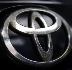 Bos Toyota Kritik Transisi Cepat ke Mobil Listrik: Hybrid Masih Relevan