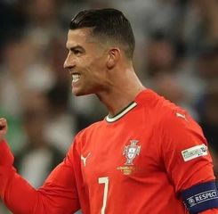 Cristiano Ronaldo Beli 25 Persen Saham UD Almeria